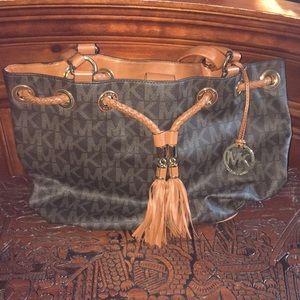 Michael Kohrs Jet Set Fringe Tassel Used